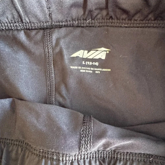 Black Floral Avia Athletic Shorts - Size L, Drawstring Waist, Lightweight Design - Picture 3 of 5